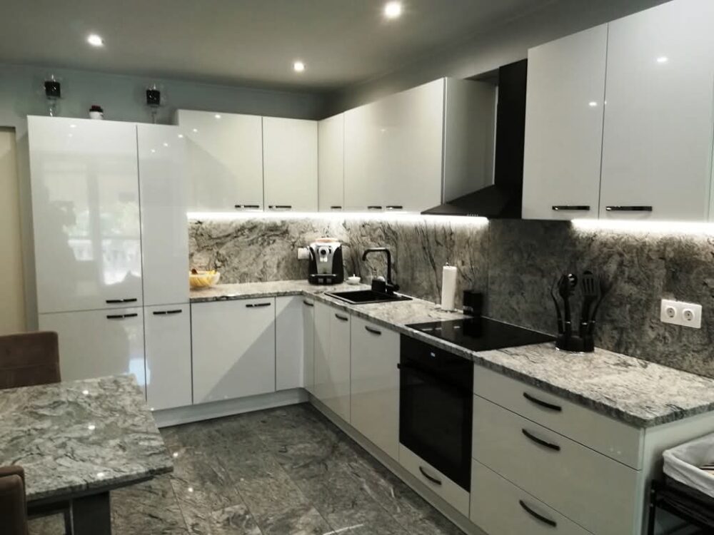 75ee44ba-b2c2-4aaf-ad2e-20b73caddadb